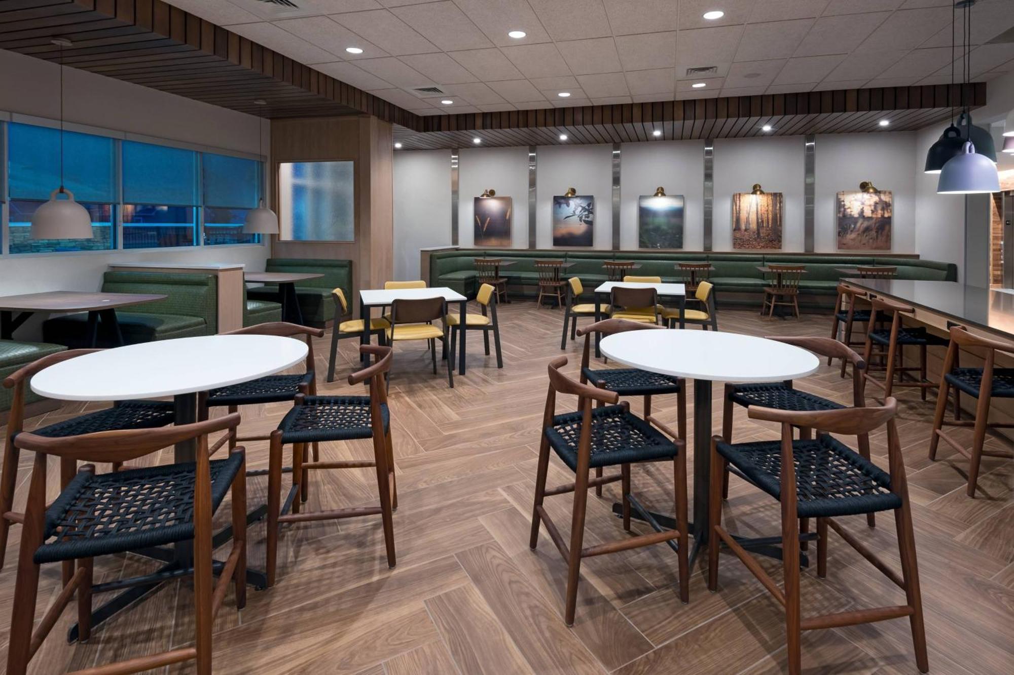Fairfield & Charlotte Hotel